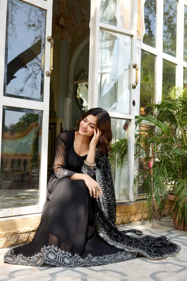 Havy Sequence Embrodery Work Anarkali Kurta Sets