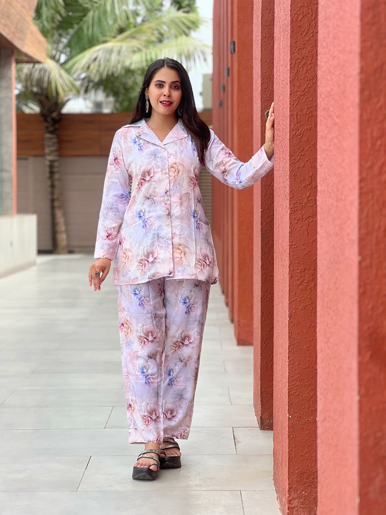 Two-Piece Floral Co-ord Set with Collar Shirt & Pants - Image 2