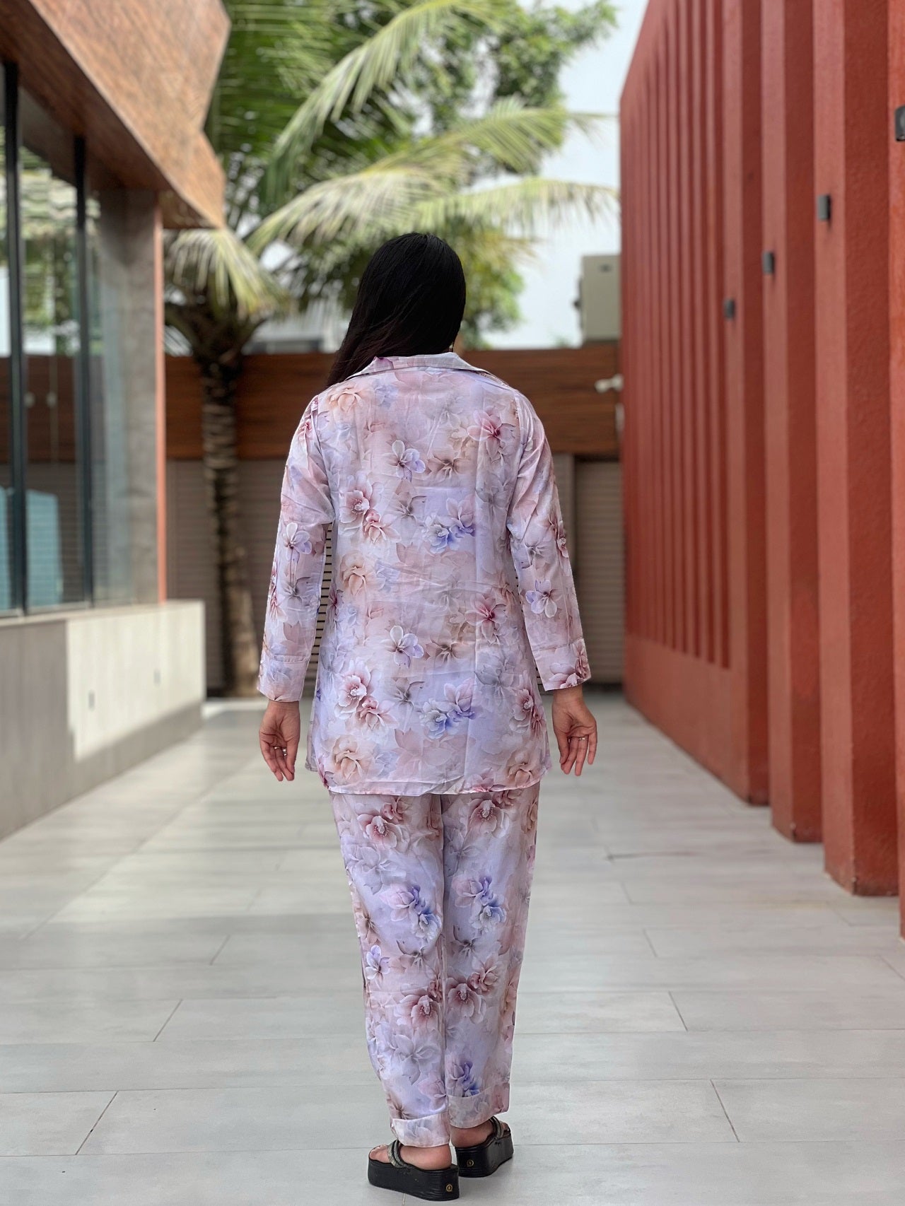 Two-Piece Floral Co-ord Set with Collar Shirt & Pants - Image 5