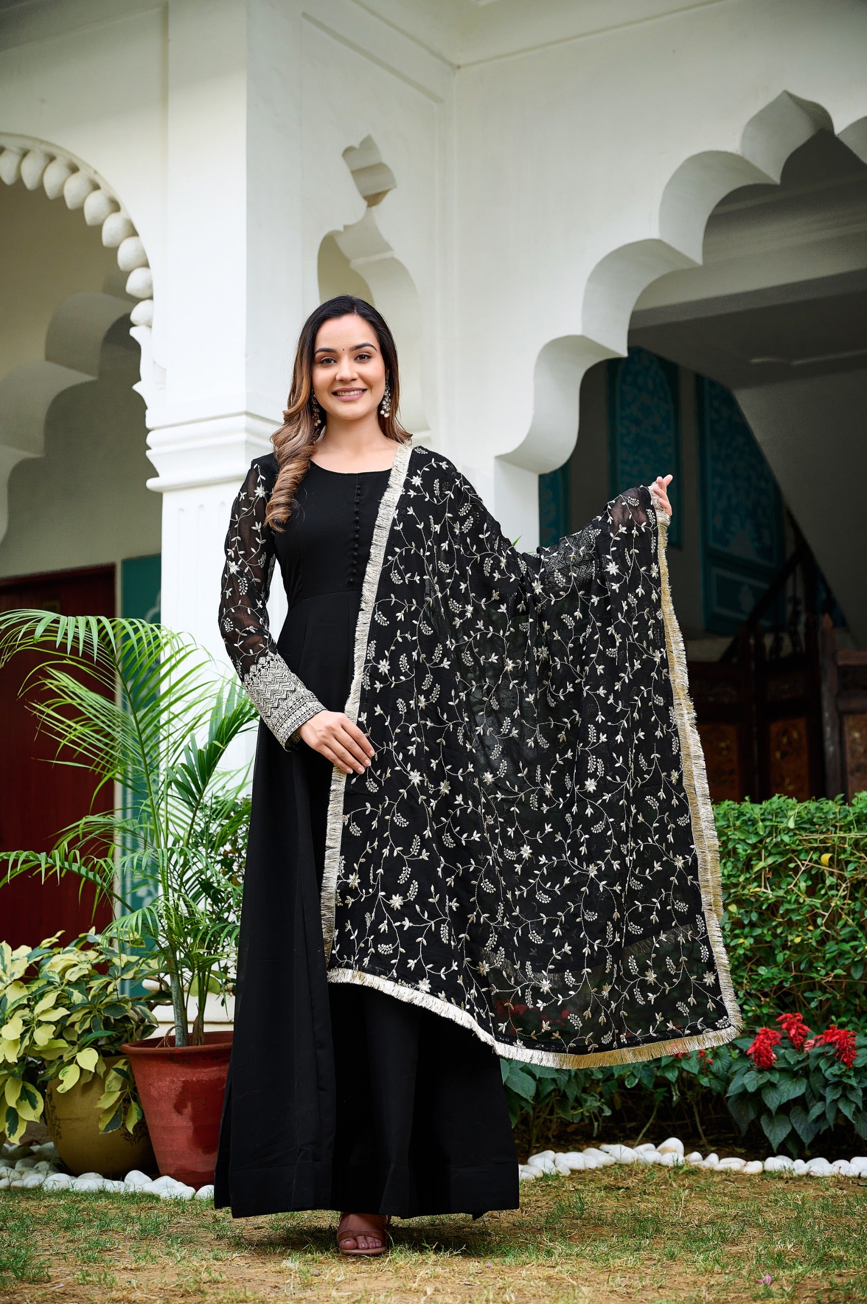 Womens Ethnics Black Anarkali Kurtaset With Dupatta - Image 2