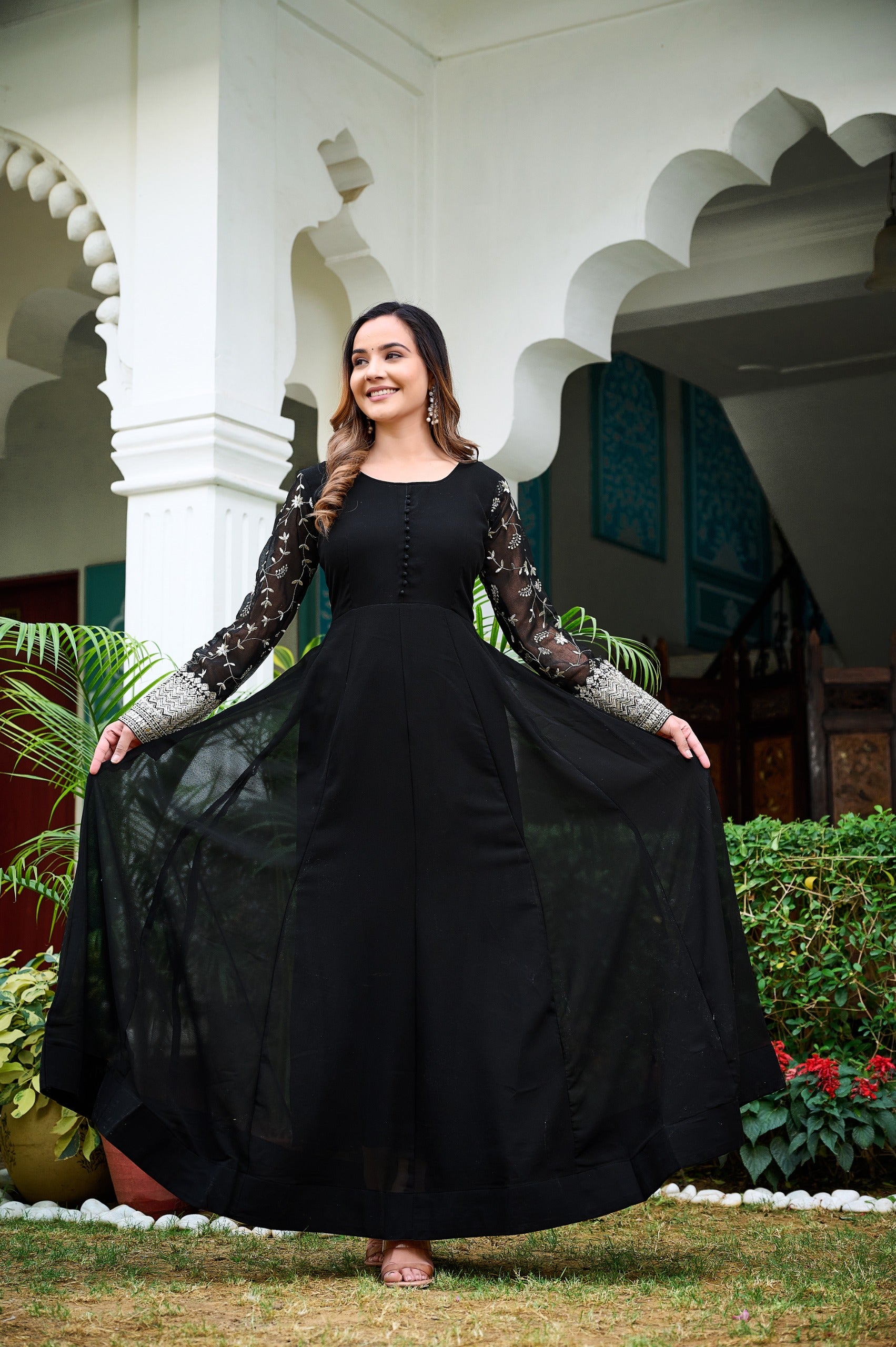 Womens Ethnics Black Anarkali Kurtaset With Dupatta - Image 7