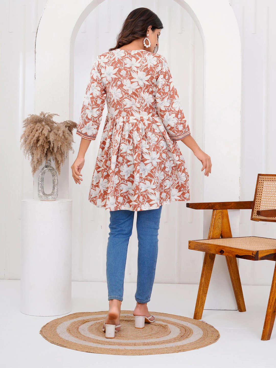 Modern Floral Printed Cotton Tunic Top for Women - Image 2