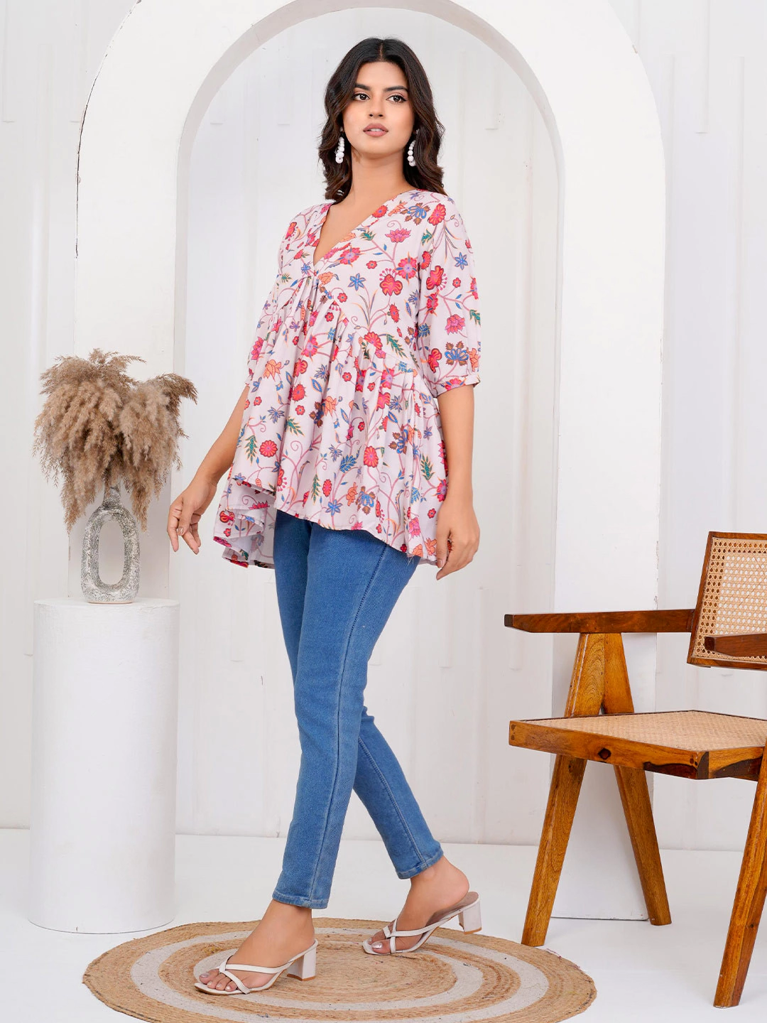 Modern Floral Printed V-neck Tunic Top for Women - Image 3