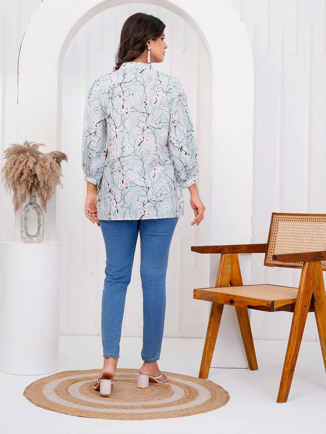 Modern Floral Printed Mandarin Collar Tunic Top for Women - Image 3