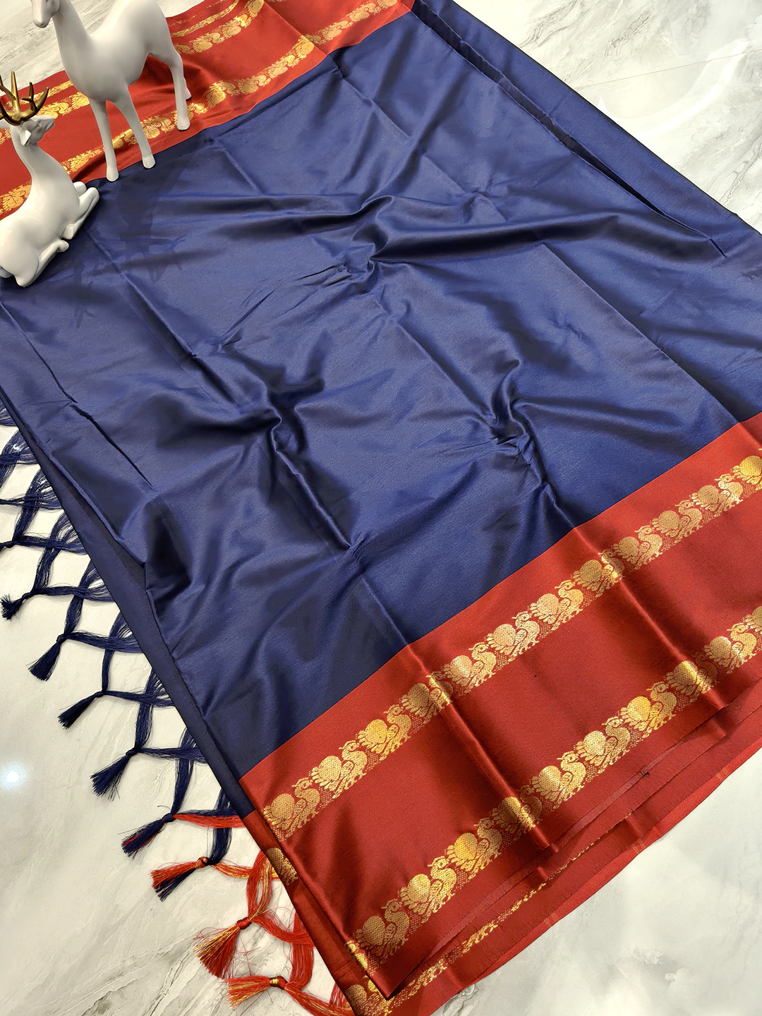 Fancy jacquard Narayanpet Pure Handloom Blue Cotton Saree With Red & Gold and Blouse Piece - Image 3