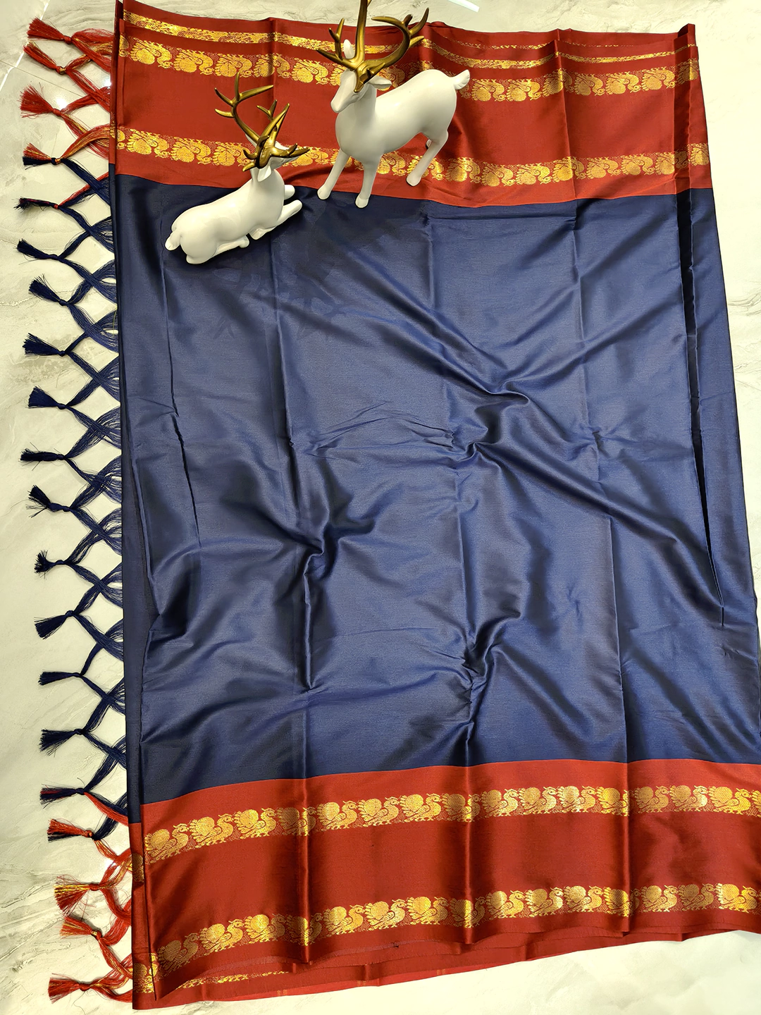 Fancy jacquard Narayanpet Pure Handloom Blue Cotton Saree With Red & Gold and Blouse Piece - Image 4
