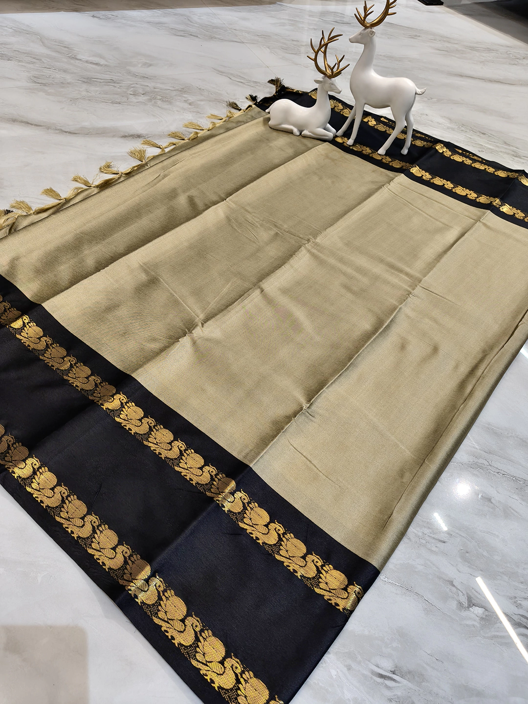 Fancy jacquard Narayanpet Pure Handloom Chiku Cotton Saree With Black & Gold and Blouse Piece - Image 2
