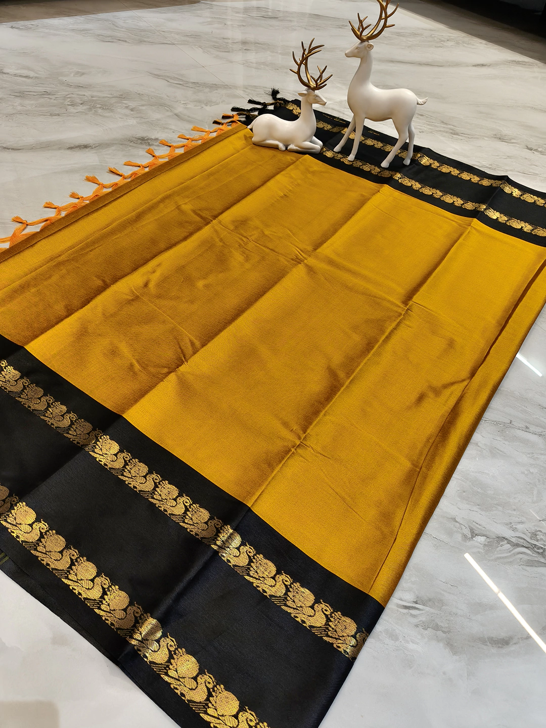 Fancy jacquard Narayanpet Pure Handloom Yellow Cotton Saree With Black & Gold and Blouse Piece - Image 2
