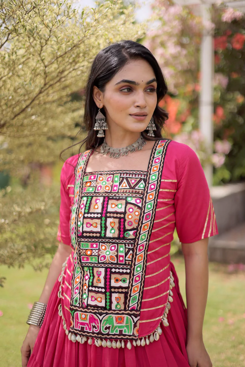 Pink Lehenga with Blouse Kora Cotton with Standard Frill Stitching Kutchi Patchework - Image 3